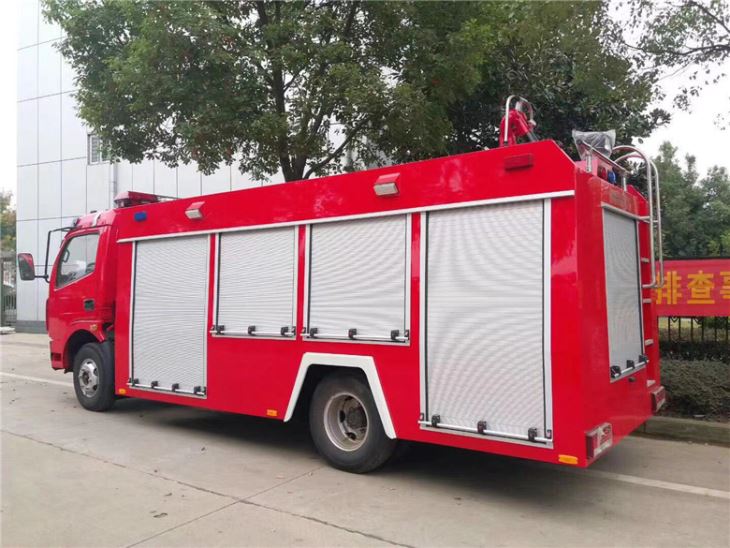 3000kg pump fire truck